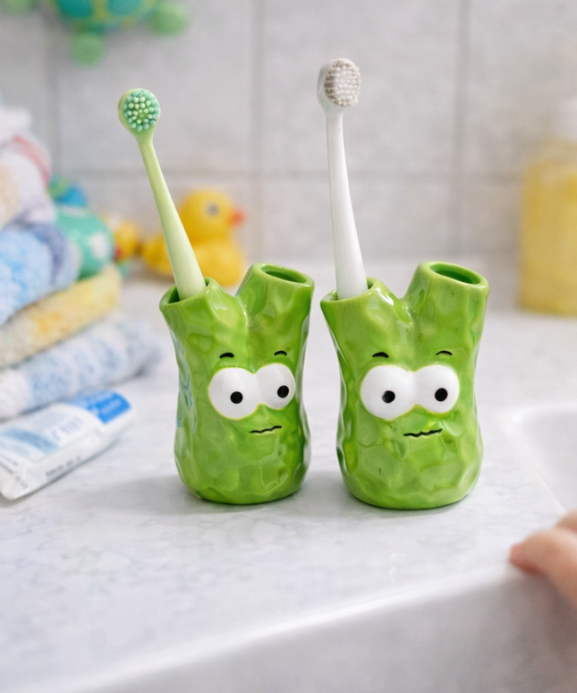 Jhonny Toothbrush Holder